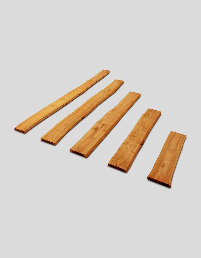 Planches brutes sans bords, en bois de robinier