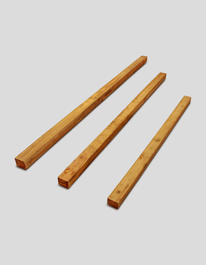 Poutres carrées en bois de robinier