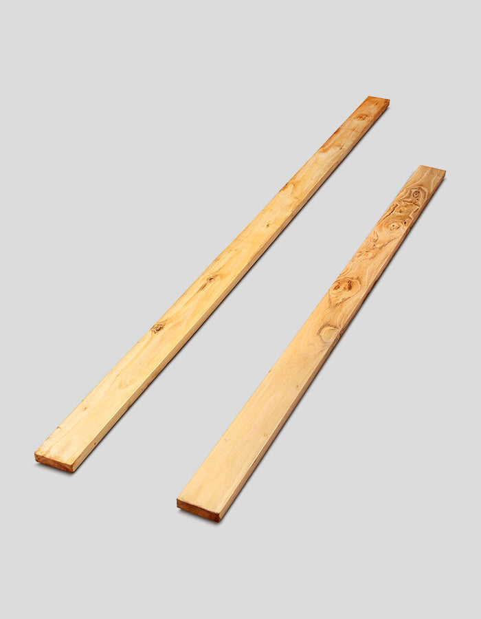 Planches de clôture rectangulaires (à bords biseautés), rabotées et chanfreinées, en bois de robinier