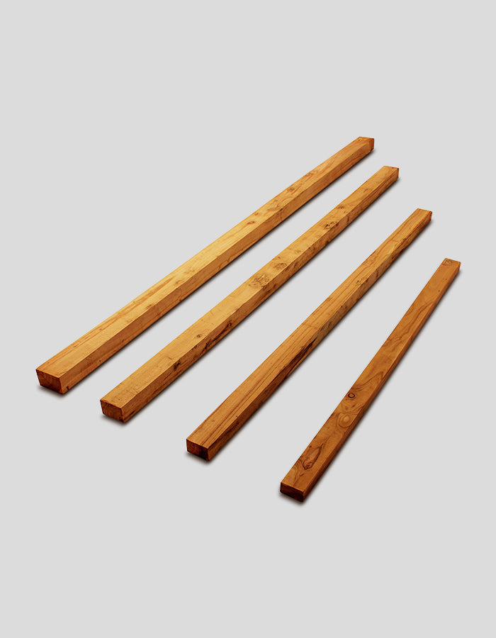 Poutres rectangulaires, brutes de sciage, en bois de robinier